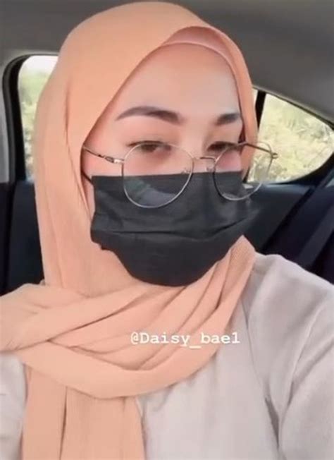 Daisy Bae Hijaber Bikin Kepengen Ngewe Dia .